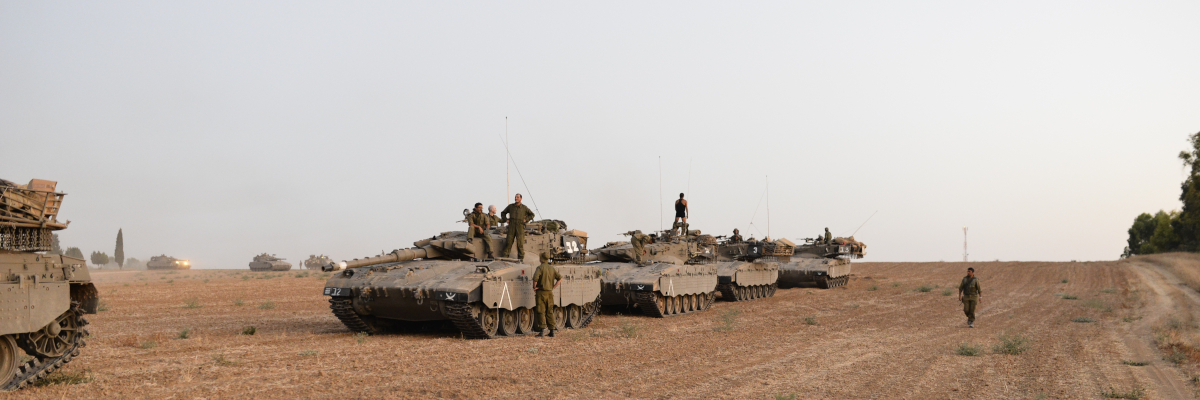 Soldados de las FDI en tierras palestinas